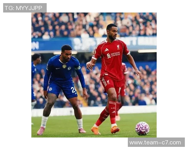 公交司机穿利物浦球衣遭切尔西球迷围攻后被解雇引发热议 公交司机穿利物浦球衣遭切尔西球迷围攻后被解雇引发热议